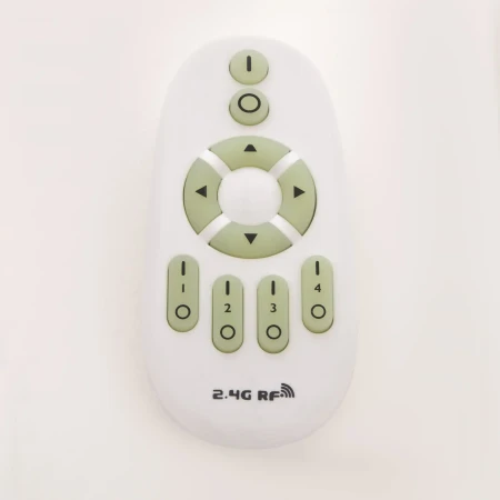 Plafon klasyczny biały TAO C01793WH + PILOT – Cosmo Light
