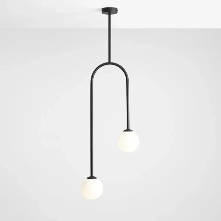 Minimalistyczna lampa czarna sufitowa