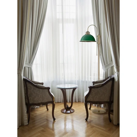 Lampa podłogowa do pokoju bilardowego
