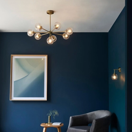 Kinkiet mosiężny z karbowanym szklanym kloszem 103173 z serii Allegra - Endon Lighting