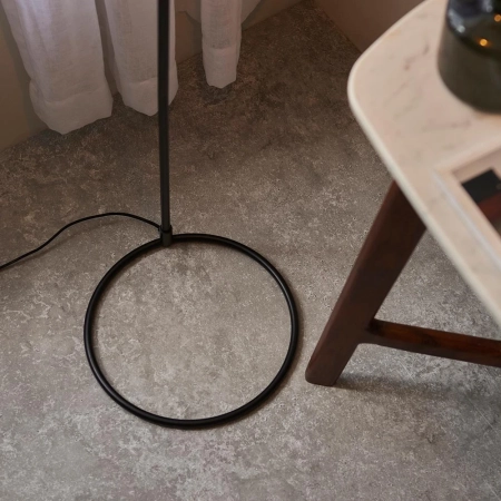 Lampa podłogowa metalowa czarna ze złotym wnętrzem 106337 z serii BRAIR NEW - Endon Lighting