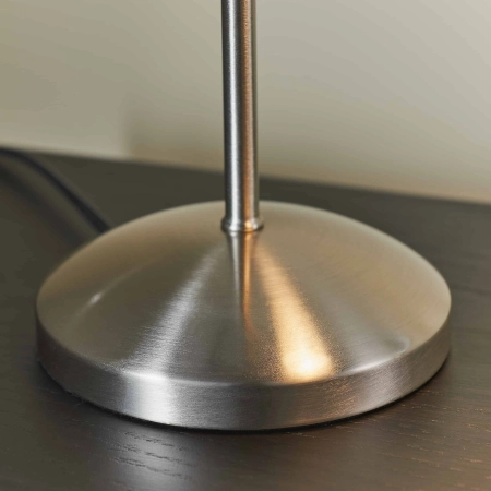 Lampa biurkowa metalowa srebrna z białym kloszem 652-TLSC z serii Range - Endon Lighting