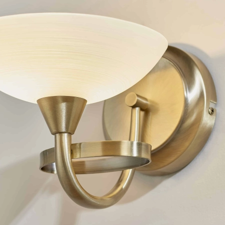 Kinkiet mosiężny z matowym kloszem CAGNEY-1WBAB z serii Cagney - Endon Lighting
