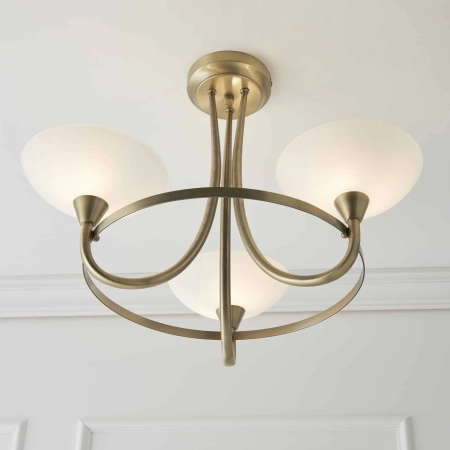 Lampa sufitowa mosiężna 3-punktowa z białymi kloszami CAGNEY-3AB z serii Cagney - Endon Lighting