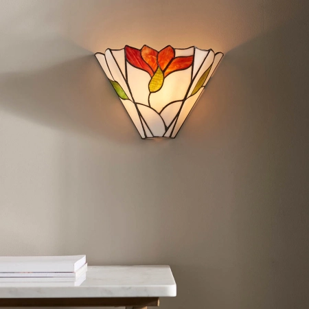 Kinkiet witrażowy w stylu Tiffany 6396440W z serii Interiors 1900