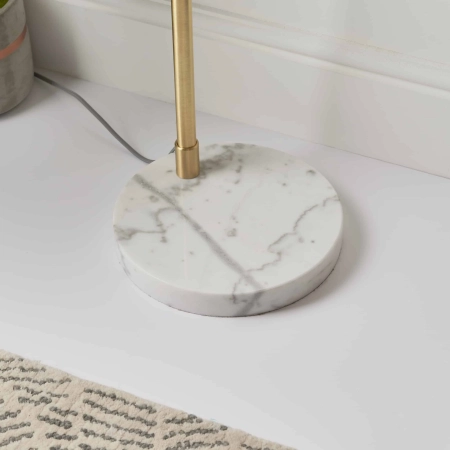 Lampa podłogowa złota łukowa z kulistym kloszem 76613 z serii Otto - Endon Lighting