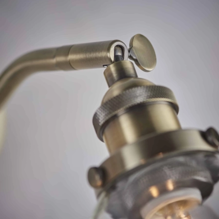 Kinkiet mosiężny ze szklanym kloszem 77273 z serii Hansen - Endon Lighting