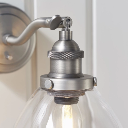 Kinkiet metalowy srebrny ze szklanym kloszem 91739 z serii Hansen - Endon Lighting