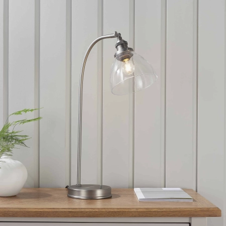 Lampa stołowa metalowa srebrna ze szklanym kloszem 91740 z serii Hansen - Endon Lighting