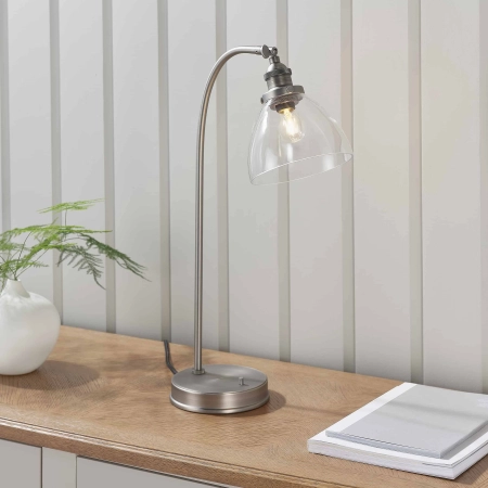 Lampa stołowa metalowa srebrna ze szklanym kloszem 91740 z serii Hansen - Endon Lighting