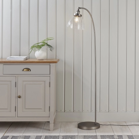 Lampa podłogowa metalowa srebrna z szklanym kloszem 91741 z serii Hansen - Endon Lighting
