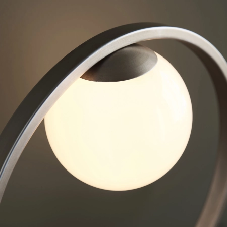 Lampa stołowa metalowa srebrna z kulistym kloszem 92495 z serii Enzo - Endon Lighting