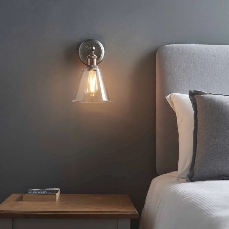 Kinkiet mosiężny ze szklanym kloszem 92874 z serii HAL - Endon Lighting