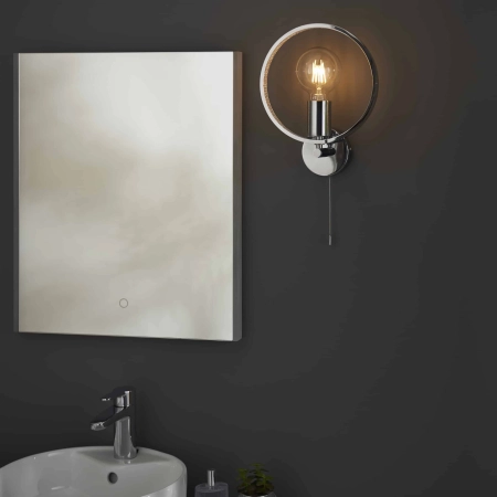 Kinkiet chromowany okrągły z włącznikiem sznurkowym 96002 z serii Merola - Endon Lighting