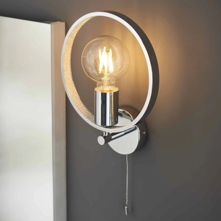 Kinkiet chromowany okrągły z włącznikiem sznurkowym 96002 z serii Merola - Endon Lighting