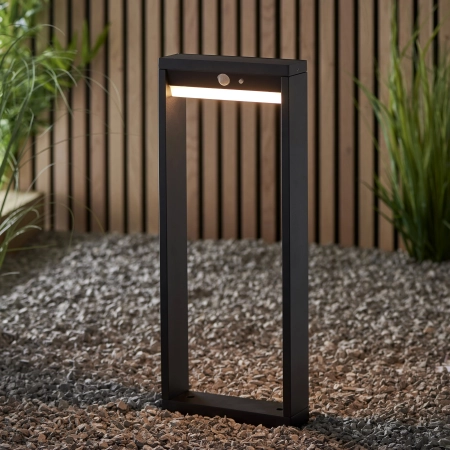 Słupek ogrodowy LED czarny metalowy z czujnikiem ruchu 96935 z serii DANNAH - Endon Lighting