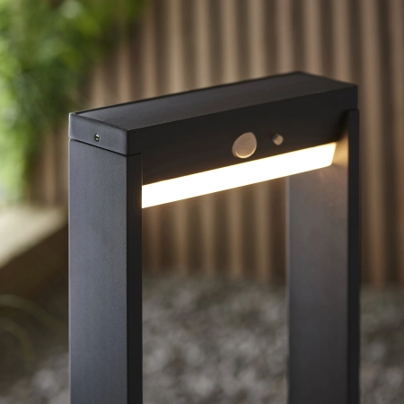 Słupek ogrodowy LED czarny metalowy z czujnikiem ruchu 96935 z serii DANNAH - Endon Lighting