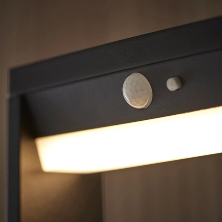 Słupek ogrodowy LED czarny metalowy z czujnikiem ruchu 96935 z serii DANNAH - Endon Lighting