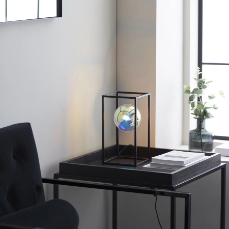 Lampa stołowa czarna metalowa z opalizującą kulą 97137 z serii Kinjo - Endon Lighting