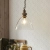 Lampa wisząca szklana z drewnem i mosiądzem 110825 z serii Cotswold - Endon Lighting